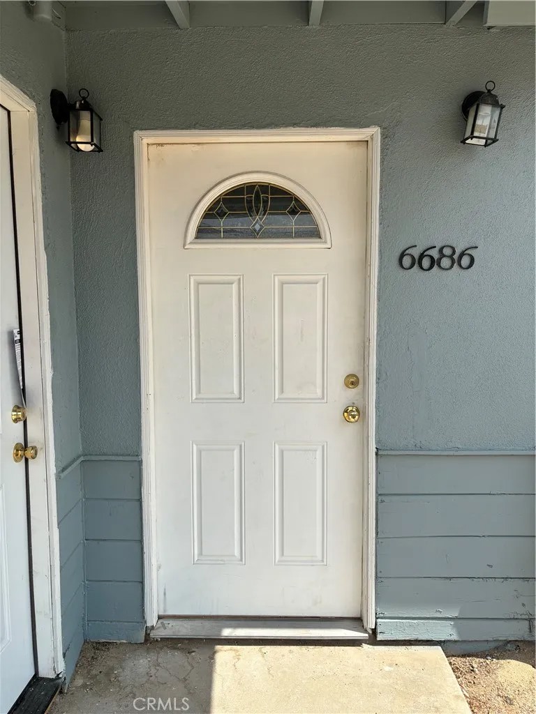 6688-6686 Yucca