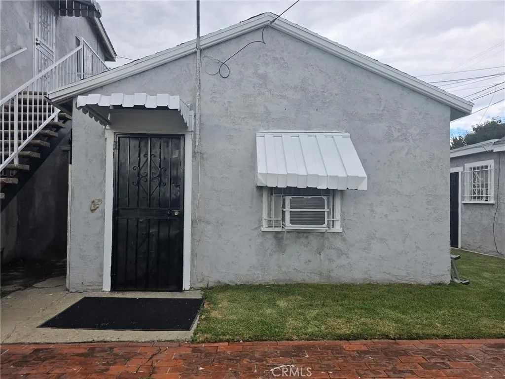 Photo of 220 S Pannes Avenue #3, Compton, CA 90221 (MLS # PW26056263)