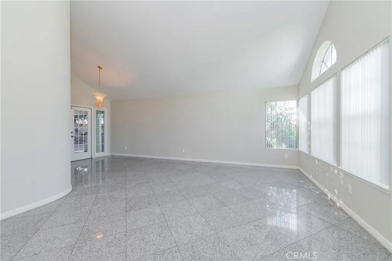 21138 Valleyview