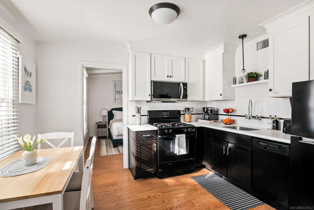 Photo of 319 Nautilus Street, La Jolla, CA 92037 (MLS # 250020902)