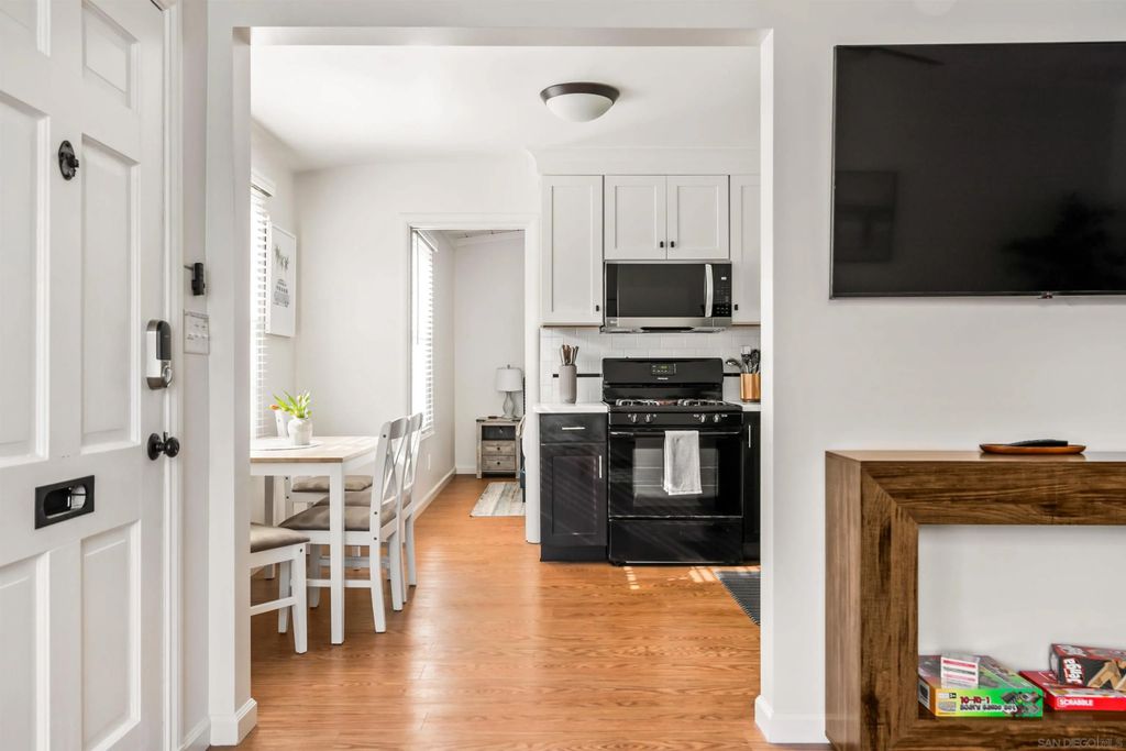 Photo of 319 Nautilus Street, La Jolla, CA 92037 (MLS # 250020902)