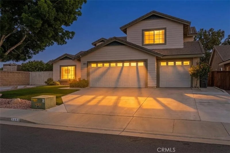 3459 Desert Cloud Avenue
