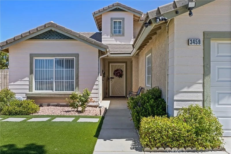 3459 Desert Cloud Avenue