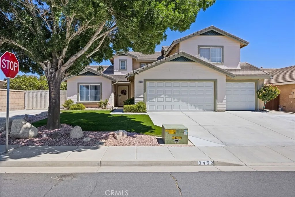 3459 Desert Cloud Avenue