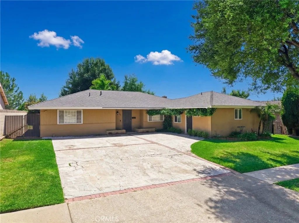 Photo of 524 E Ghent, San Dimas, CA 91773 (MLS # CV26071500)