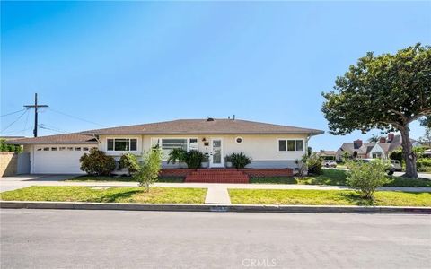 Photo of 1924 S Averill Avenue, San Pedro, CA 90732 (MLS # PV26011020)