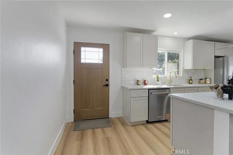 Tiny photo for 755 W Citrus Edge St, Glendora, CA 91740 (MLS # CV25251960)