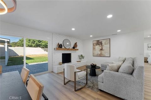 Tiny photo for 755 W Citrus Edge St, Glendora, CA 91740 (MLS # CV25251960)