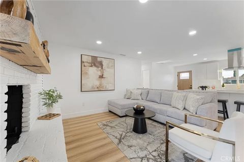 Tiny photo for 755 W Citrus Edge St, Glendora, CA 91740 (MLS # CV25251960)