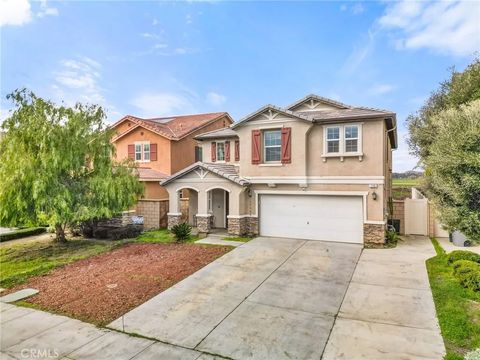 Photo of 136 Yosemite Ave, Perris, CA 92570 (MLS # IG26020906)