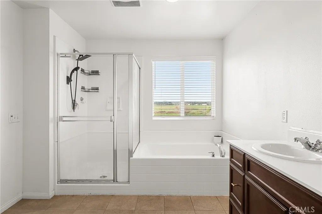 Photo of 136 Yosemite Ave, Perris, CA 92570 (MLS # IG26020906)