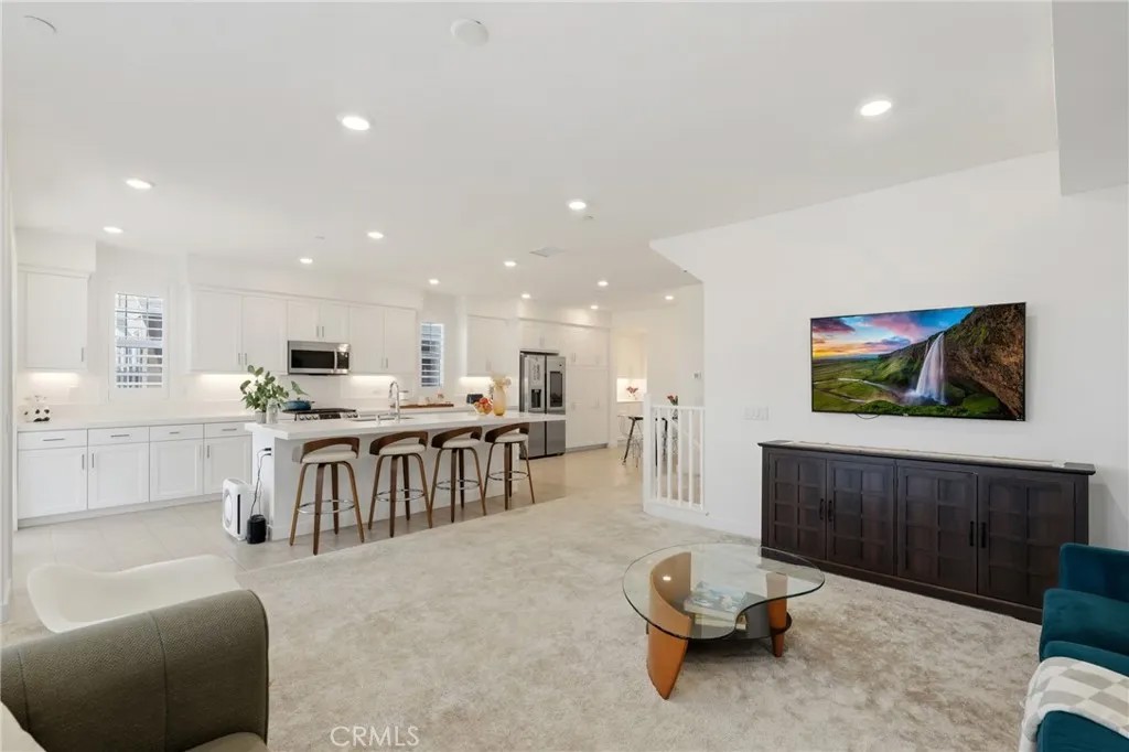 175 W La Palma Avenue 6