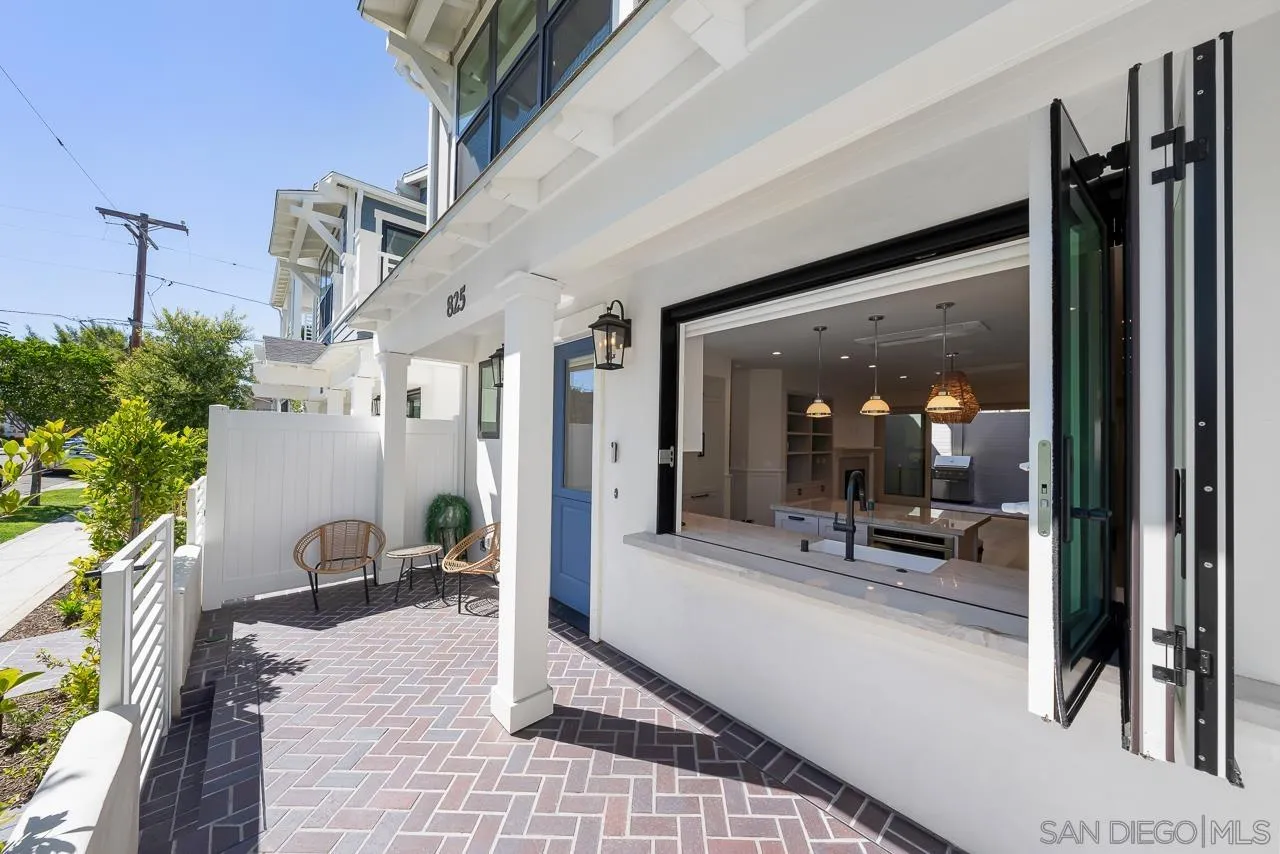 825 9th St.
