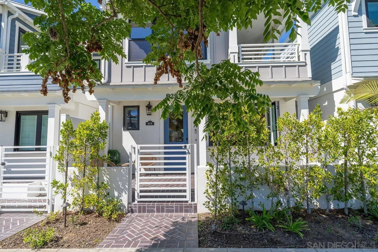 825 9th St.