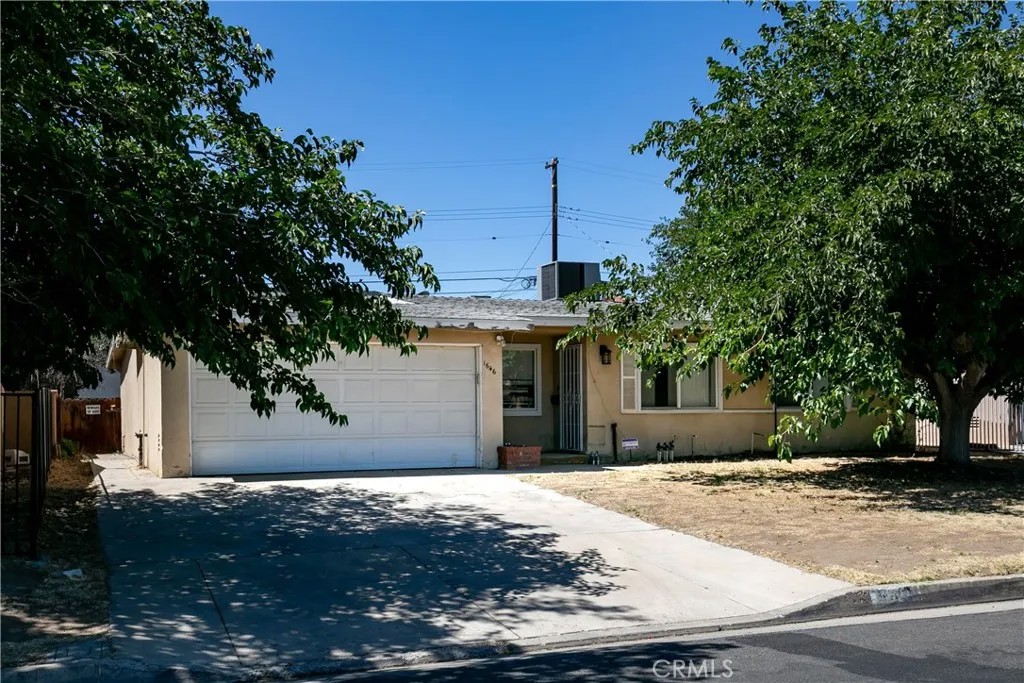 1646 E Avenue Q6