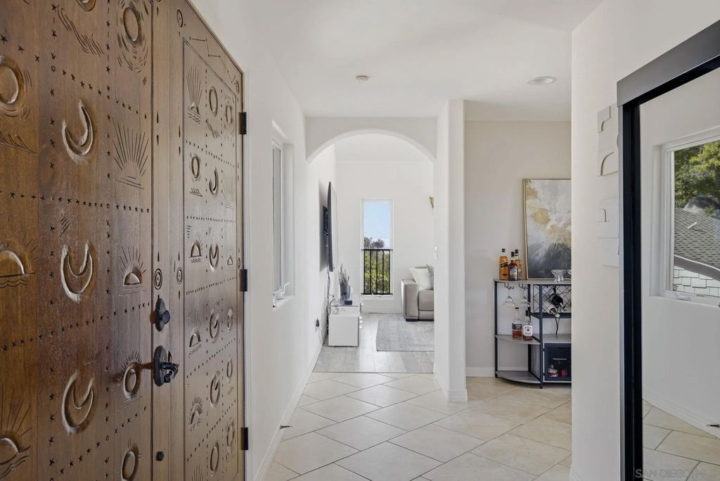 Photo of 931 Sol Vista Glen, Escondido, CA 92025 (MLS # 260012131)