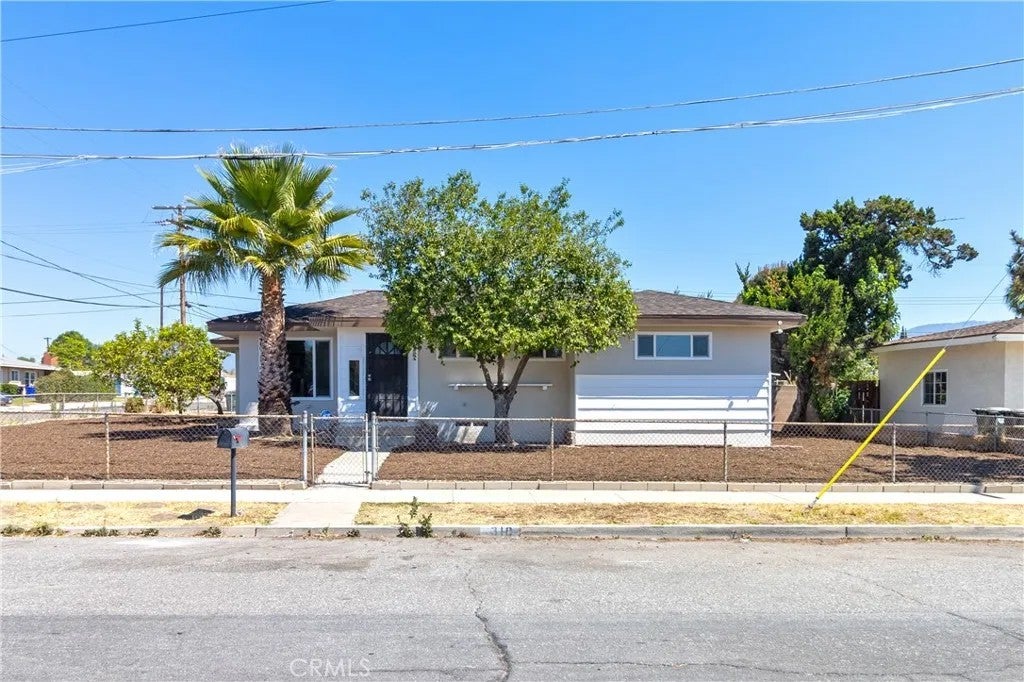 310 E Mariposa