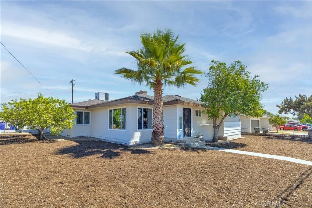 310 E Mariposa