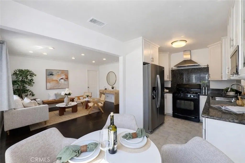 Photo of 1637 Armour Ln, Redondo Beach, CA 90278 (MLS # SB26057000)