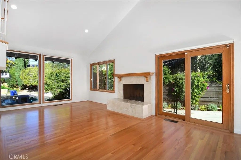 Photo of 22210 Miston Drive, Woodland Hills, CA 91364 (MLS # SR26012515)