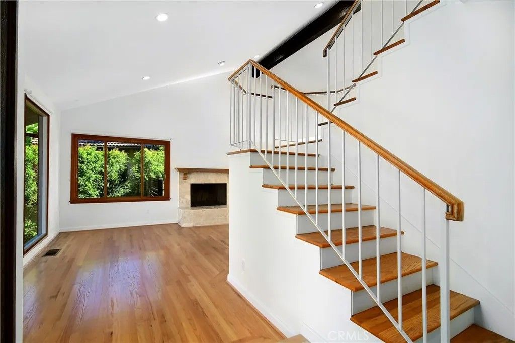 Photo of 22210 Miston Drive, Woodland Hills, CA 91364 (MLS # SR26012515)