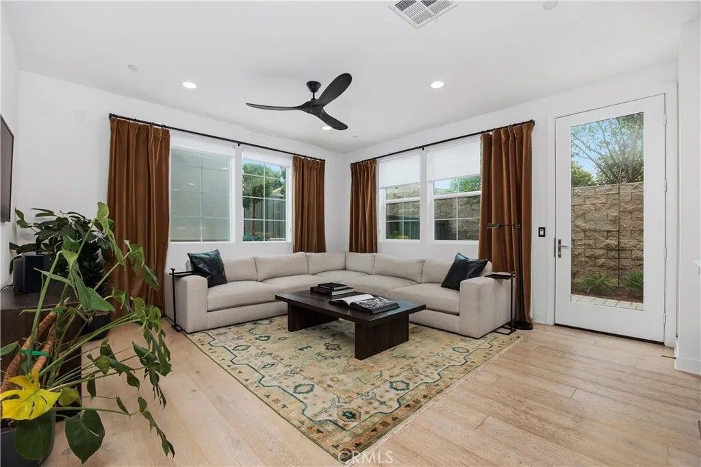 Photo of 1146 E Cove Place, Encinitas, CA 92024 (MLS # OC26003462)