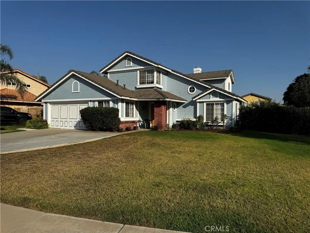 Photo of 935 W Wabash St, Rialto, CA 92376 (MLS # CV25270308)
