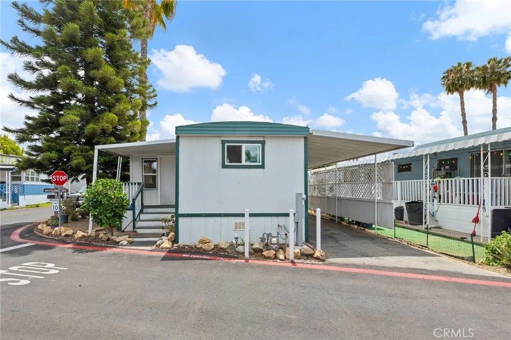 Photo of 17 Mayflower Ave, Escondido, CA 92027 (MLS # SW26098743)