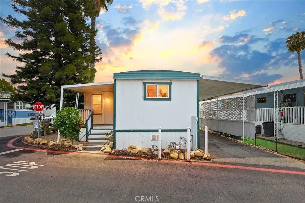 Photo of 17 Mayflower Ave, Escondido, CA 92027 (MLS # SW26098743)