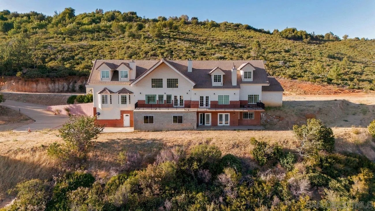2101 Coulter Lane
