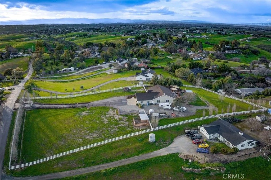 Photo of 5095 White Tail Place, Paso Robles, CA 93446 (MLS # PI26036283)