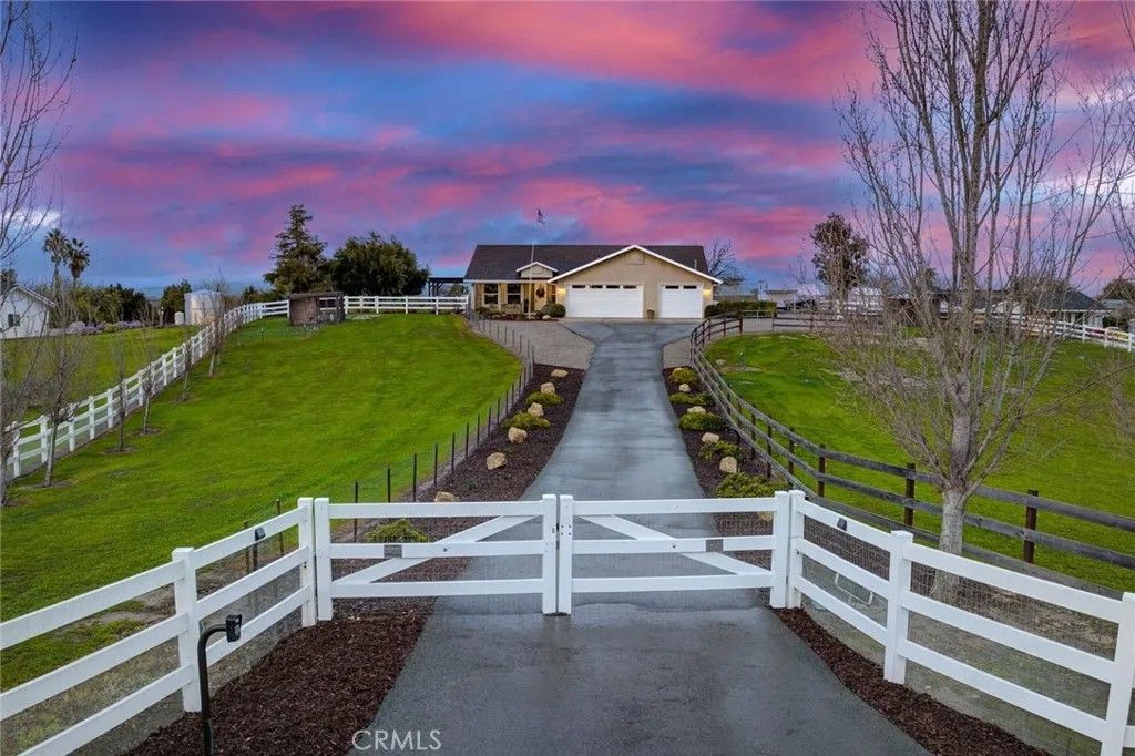 Photo of 5095 White Tail Place, Paso Robles, CA 93446 (MLS # PI26036283)