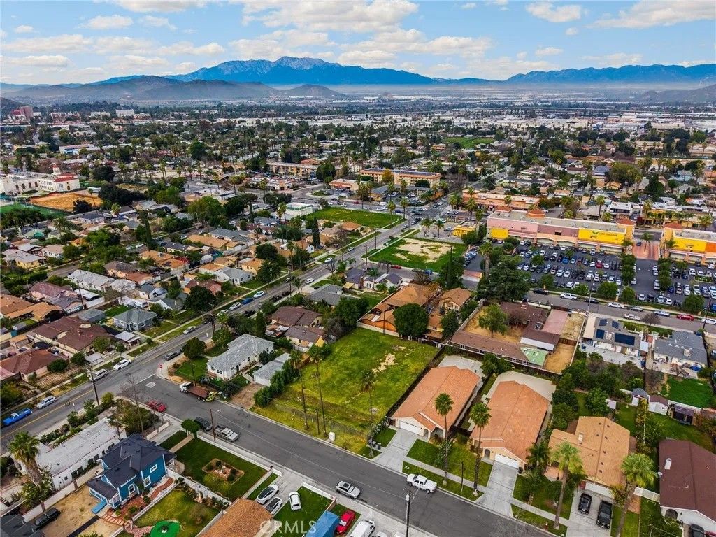 Photo of 1871 10th, Riverside, CA 92507 (MLS # WS26017932)