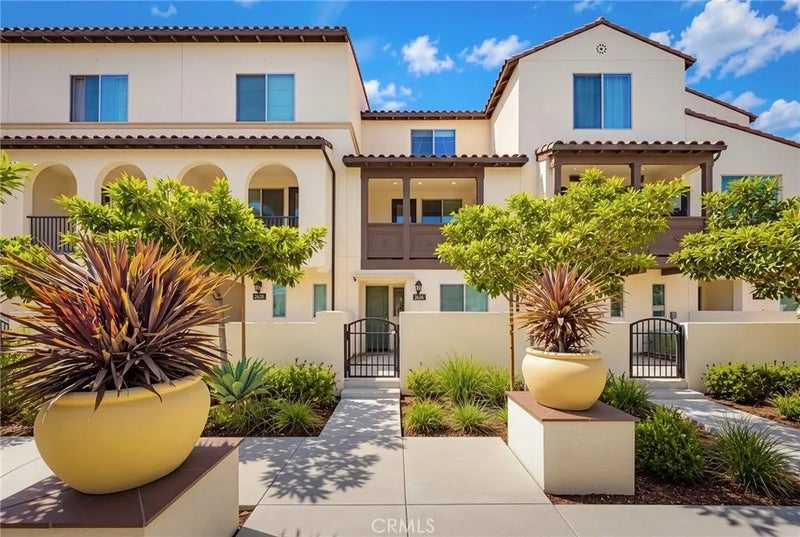 2624 Paisly Court