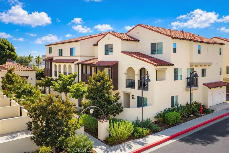 2624 Paisly Court