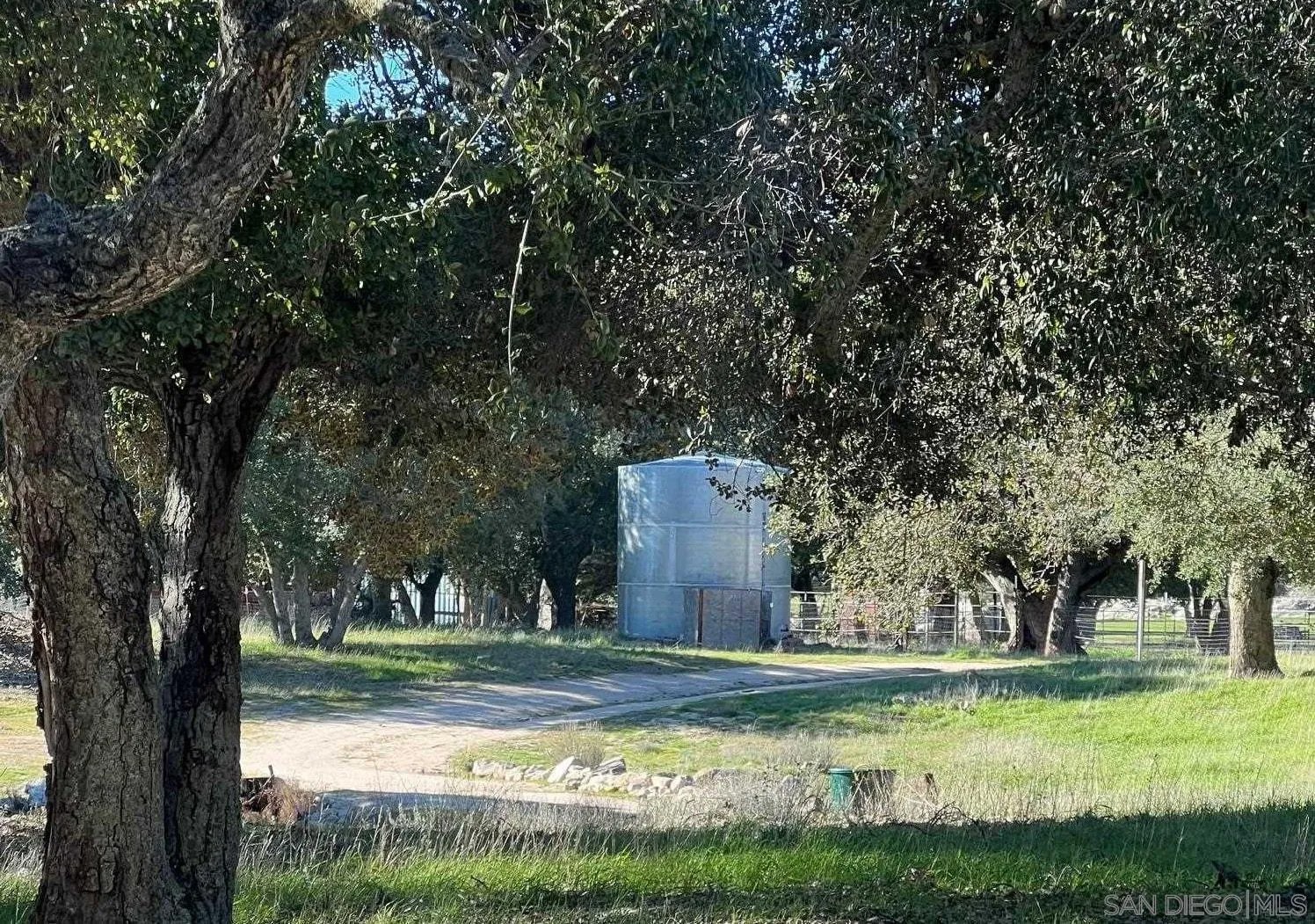 1122 Tierra Del Sol