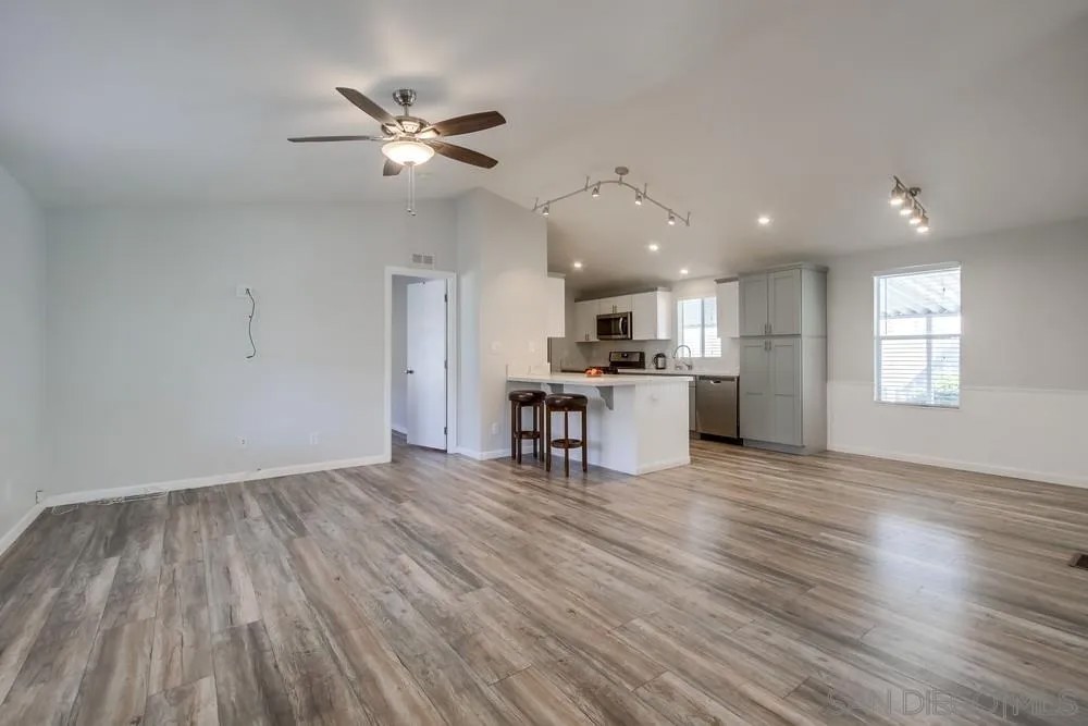 450 E Bradley Ave SPC 69