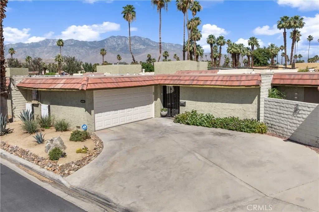 Photo of 35371 Calle Solana, Cathedral City, CA 92234 (MLS # MB26114432)