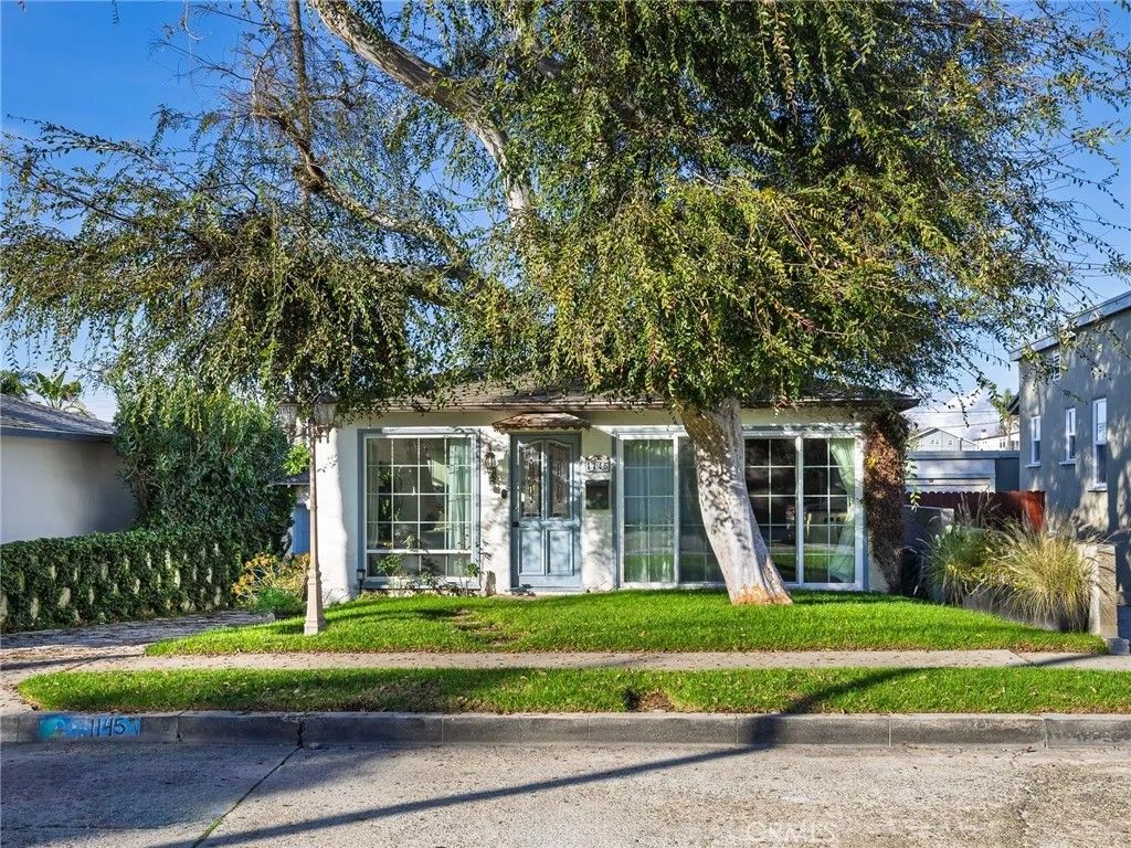 Photo of 1145 6th, Hermosa Beach, CA 90254 (MLS # PV26003847)