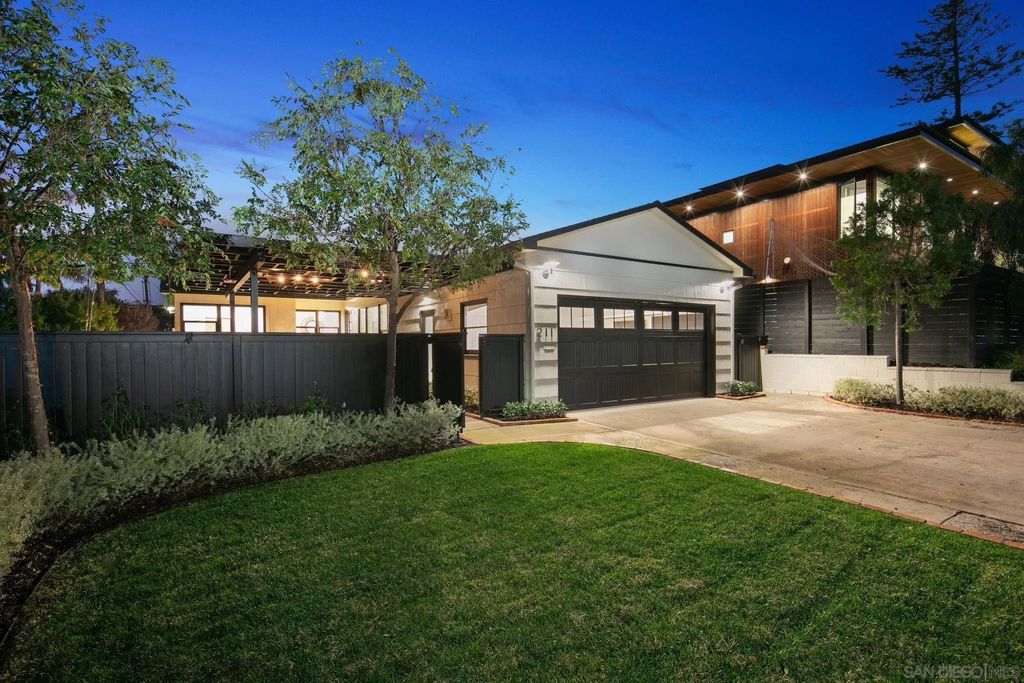 Photo of 211 Ocean St, Solana Beach, CA 92075 (MLS # 250045641)