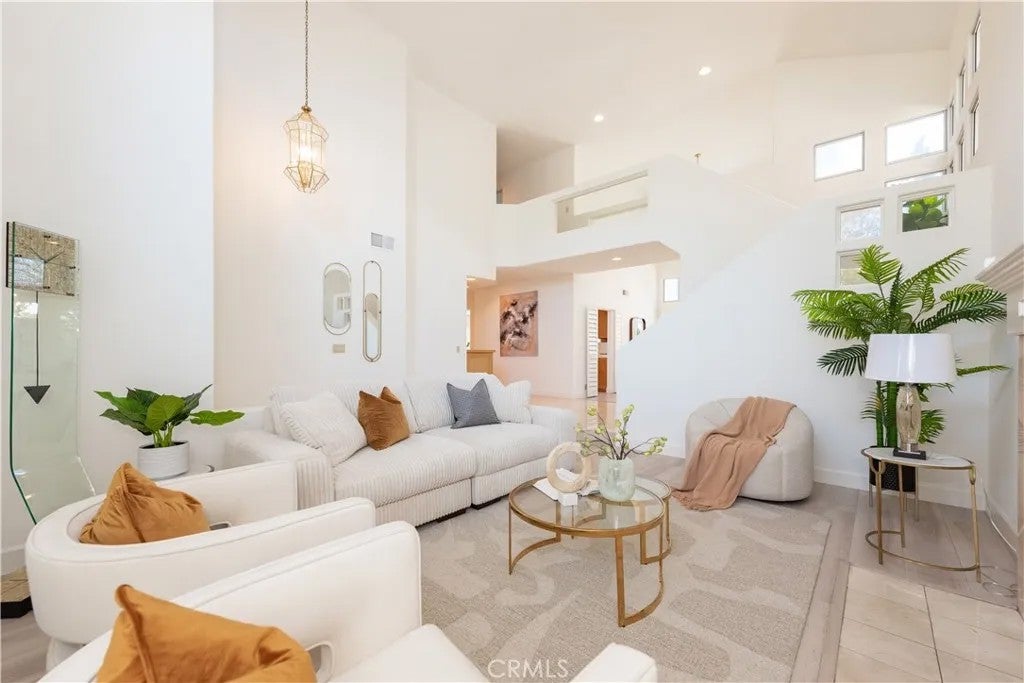 18817 Jeffrey Avenue