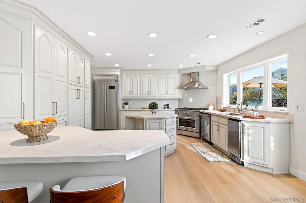 Photo of 1820 Bienvenida Circle, Carlsbad, CA 92008 (MLS # 260009230)