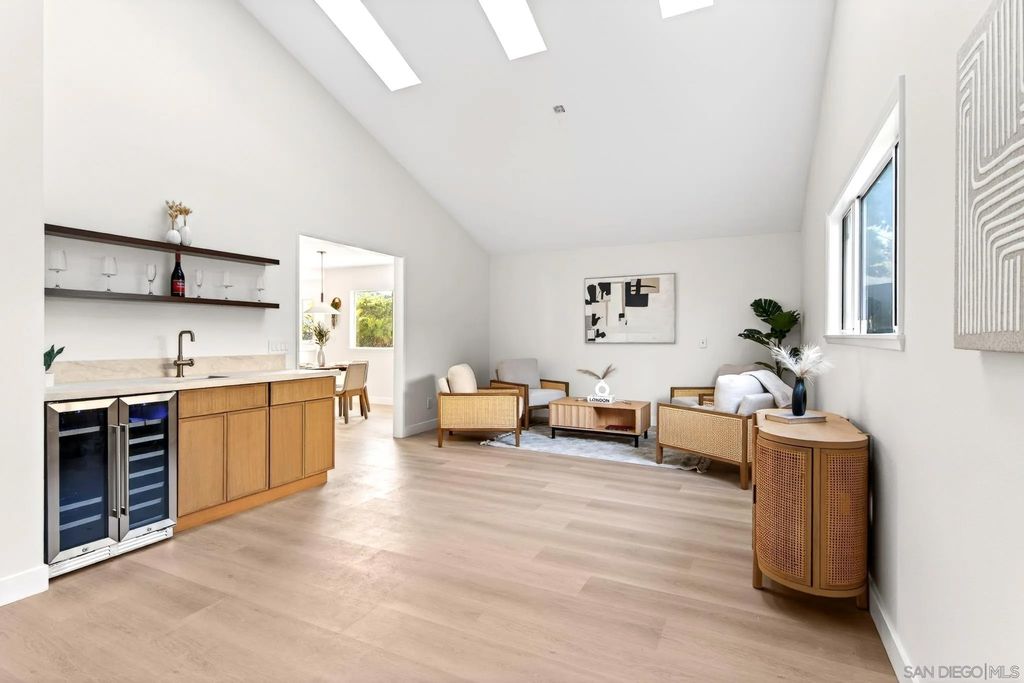 Photo of 1820 Bienvenida Cir, Carlsbad, CA 92008 (MLS # 260009230)