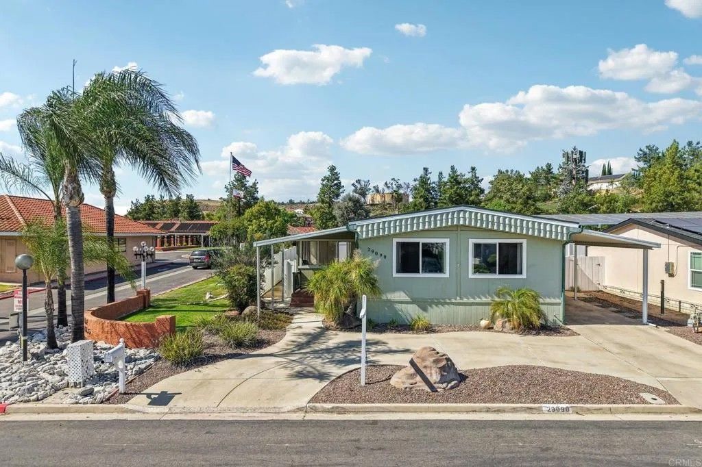 Photo of 29090 Camino Alba, Murrieta, CA 92563 (MLS # NDP2602987)