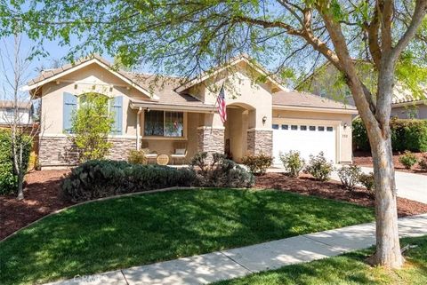 Photo of 732 Lavender Lane, Templeton, CA 93465 (MLS # NS26059272)