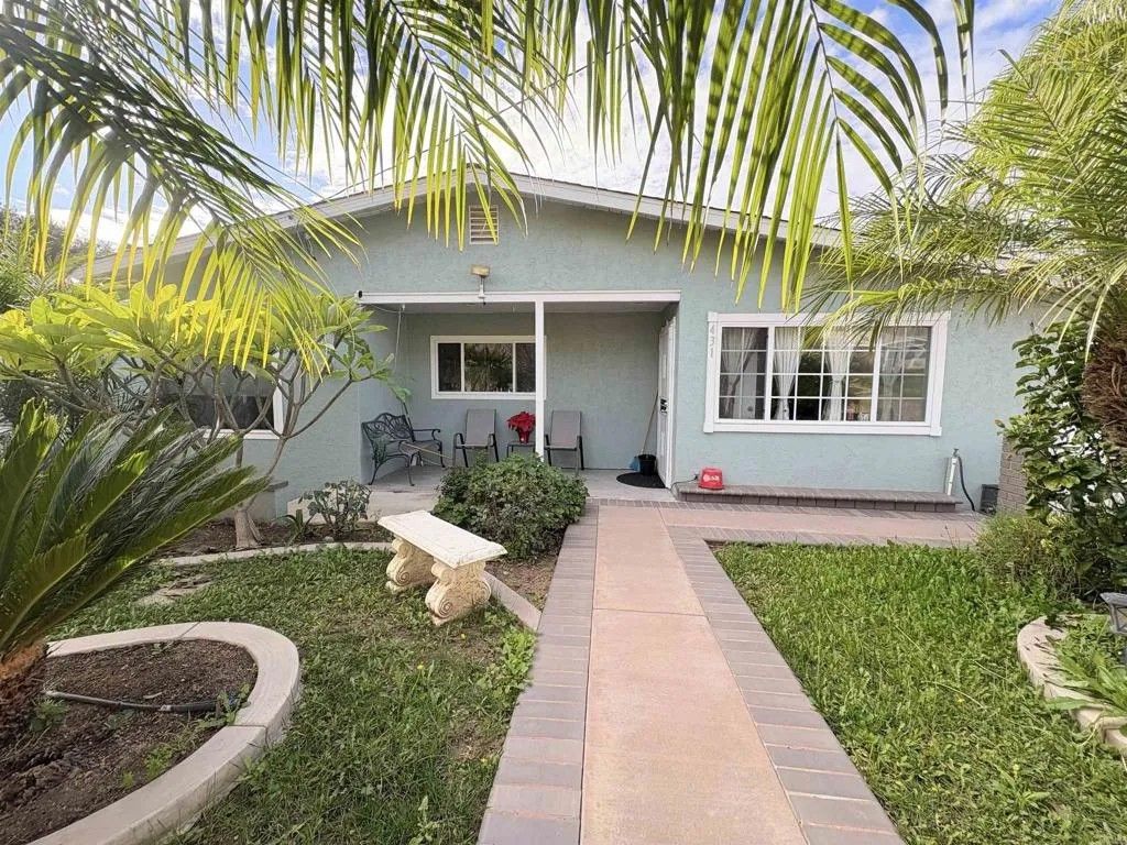 Photo of 431 Debby Street, Fallbrook, CA 92028 (MLS # NDP2600165)