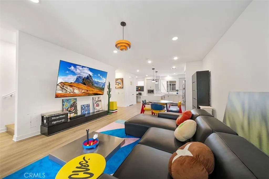 4323 Jasmine Ln
