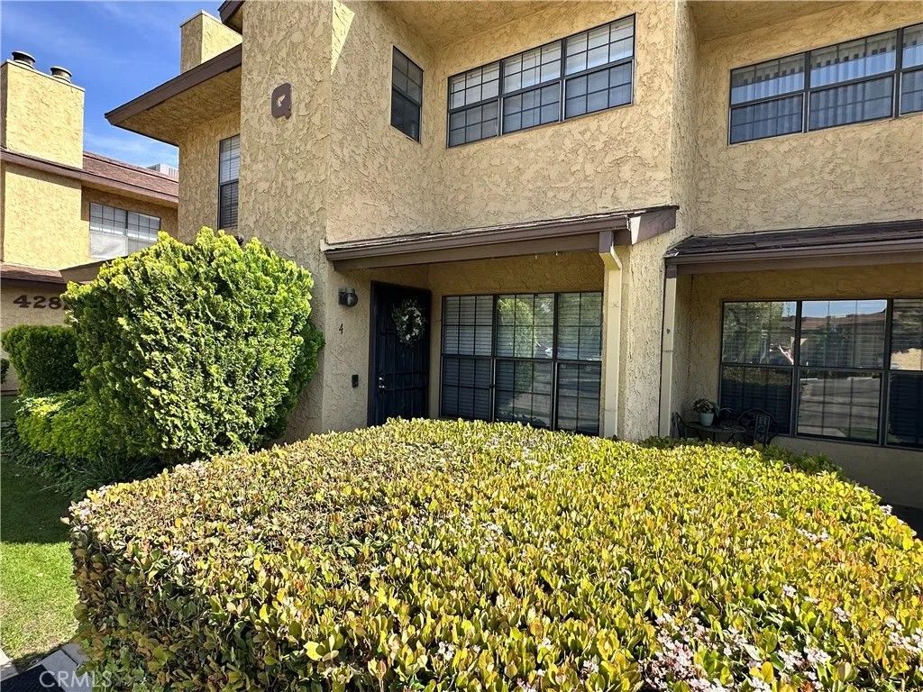 Photo of 1537 W Avenue L #4, Lancaster, CA 93534 (MLS # SR26083873)