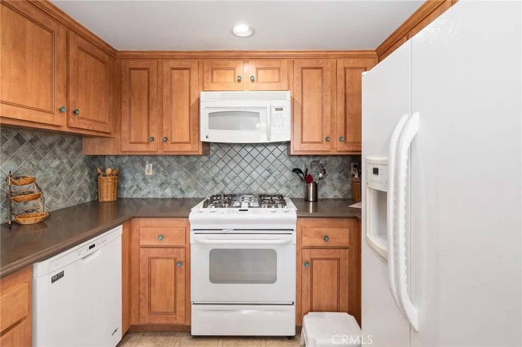 106 N Western 302