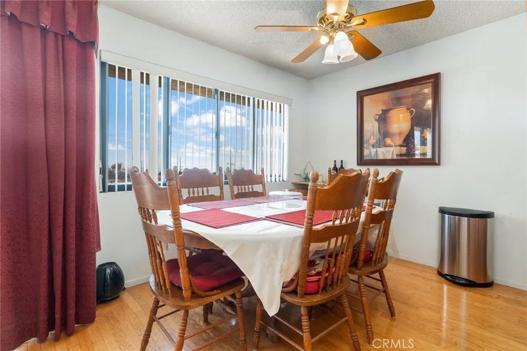 106 N Western 302